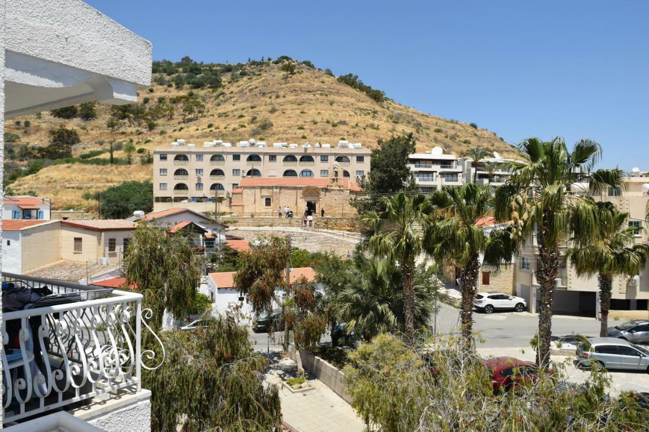 Antonis G. Hotel Apartments Oroklini Exterior foto